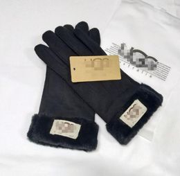 Designer Thicken Letter Five Fingers Gloves Mens Womens Autumn Winter Warm Soft Solid Color Brand Letter Printing Genuine Leather Cashmere Glove UG08
