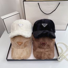 Designers Baseball Hats Fashion Street Unisex Mens Womens Fur Sunhat Triangle Letter Adjustable Caps Retro Outdoor Winter Warm Casquette