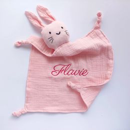 Blankets Swaddling Name Personalised Embroidered Baby Soother Appease Towel Sleeping Baby Comforter Security Blanket Gift For bron Baby born 231114