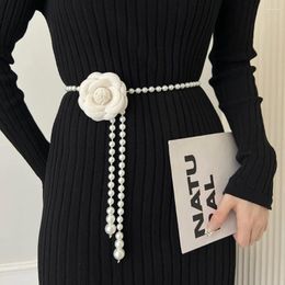 Belts Elegant Camellia Waist Chain Accessories Small Fragrant Flowers Pearl Belt Decorative Skirt Sweater Stylish Chains