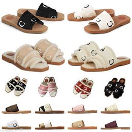 men women slides sandals designer slippers Woody flat mule in canvas shearling-lined White Black Grey Pink fur mens summer sandal fashion good