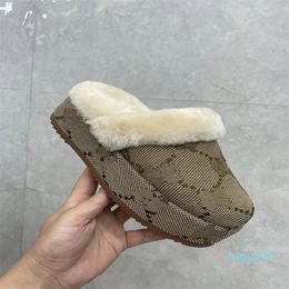 Designer slippers style slippers women's comfortable slippers 35-45