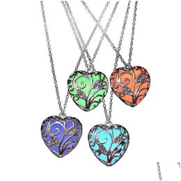 Pendant Necklaces Heart Shaped Necklace Luminous Pendants In Dark Hollow Out Type Glow For Women Drop Delivery Jewellery Dhgarden Dhxzw
