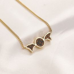 Designer Choker Pendant Necklaces Exquisite Women Gift Leather Long Chain Spring Romantic Jewellery 18k Gold Clover Necklace Luxury Love Jewellery Wholesale ZG2257