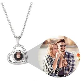 Pendant Necklaces Custom Projection Po Necklace Personalised Pet Po Pendant Projection Chain For Women Men Memorial Christmas Jewellery Gifts 231115