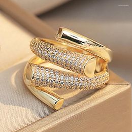 Cluster Rings Huitan Modern Fashion Metal Gold Color Ring For Women Irregular Shape Cubic Zircon Daily Wear Party Statement Jewelry