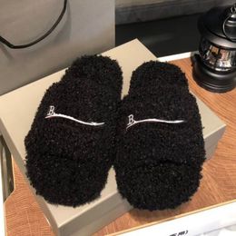 Designer ladies slippers ladies wool slippers winter fur fluffy fluffy warm letter sandals comfortable fluffy girls flip flops