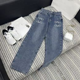 Lowe T-shirt Womens Designer Jeans Arrivals Loewees High Waist Patch Out Embroidered Decoration Blue Straight Denim Pants Loewve Jeans Loeweelies5YNN