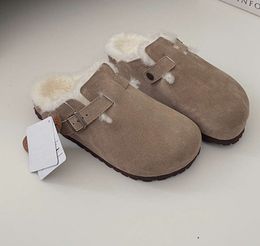 Slippers Fur Shearling Suede Boston Clogs Women Sandal Designer Shoes Slip On Flat Mule Wool Fluff Cork Slides Fashion Leather Bag Head9661 all-match