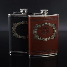 Hip Flasks Portable Drinkware 9oz Outdoor Stainless Steel Decanter Set with Cigarette Case Funnel Bar Tools 231114