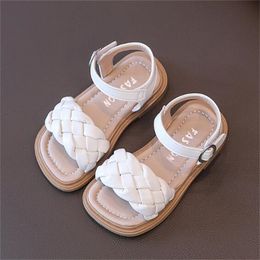 Moda çocuk ayakkabıları yürümeye başlayan çocuk bebek sandaletler terlik gündelik spor ayakkabı anti-kayma yumuşak deri örgü çocuklar erkek kızlar yaz ayakkabı