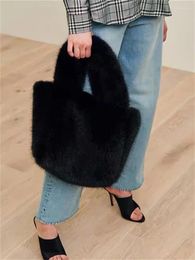 Waist Bags Women's Imitation Mink Hair Handheld Tote Bag Winter 2023 Ladies Solid Color Polyester Handbag All-Match