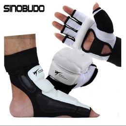Protective Gear High-Quality Taekwondo WT Hand Gloves Karate Boxing Ankle Palm Protector Equipment Foot Socks Protector Guard 231115