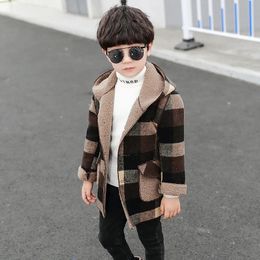 코트 패션 소년 의류 재킷 가을 겨울 파카 옷 중간 긴 바람개비 선자 격자 무늬 두껍고 어린 양모 모직 231115