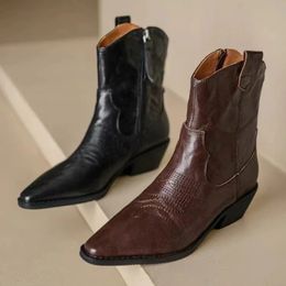 Boots Handmade Chelsea for Woman 2024 Western Cowboy Women Black Brown Pointed Wedge Heel Female Pleated Botas 231115