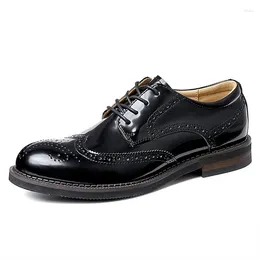 Dress Shoes Luxury Patent Leather Mens Formal Brogues Retro Handmade Comfortable Round Toe Genuine Business Wedding Man