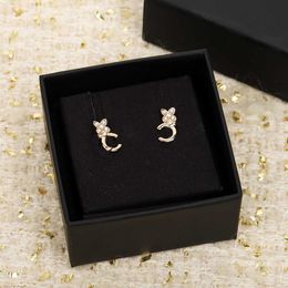 Luxury quality charm stud earring with nature shell beads in 18k gold plated have stamp box flowers design PS4865A