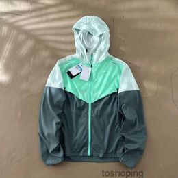 Designer Jackets Windbreaker Windrunner Men Wind Breaker Waterproof Sports Trench Training Sunscreen Clothes Thin Green M-2xldias