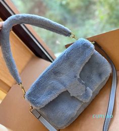 2023 Designer Autumn/Winter Wool Cloud Classic Luxury Plush One Shoulder Crossbody Cloud New Wool Bag Flip Bag Wallet