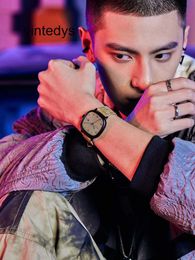 Wristwatches Luxury Quartz Watch Watch Male Students Advanced Sense of Fashion Sports Female Minority Light Luxury High School Teenagers Quartz