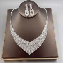 Pendant Necklaces Ladies Jewelry Set Luxury Round Necklace Earring Bridal Fashion Wedding Accessories Shiny Rhinestone