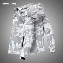 Men's Jackets Vintage Men's Hooded Hiking Jacket Outdoor Men Bomber Coats Waterproof Windbreaker 2023 Spring Autumn Casual Cargo Jacket Mens J231116