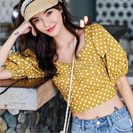 Women's Blouses French Yellow Polka Dot Shirt 2023 Summer Korean Sexy Exposed Navel Short Beach Party Wave Point Top