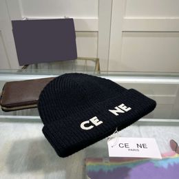 Skull Caps Designer Triomphe Beanie Celiny Women Ear Protection Celinne Warm Windproof Hat Fashion Casual Beanie Celins Outdoor Travel Ski Wearable