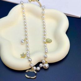 Collane di design per donna Collana di perle di marca Collana girocollo Gioielli di lusso Accessori squisiti Regalo di coppia