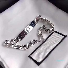 Armbänder Desingers Charme Nische Männer und Frauen Genie Monmster Schädel Liebe furchtloses Sterling Silber Paar Einfacher Handschmuck 4e1h