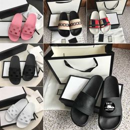 Designer Ladies Rubber Slippers Sandals Fashion Flat Jelly Beach Party Shoes Red Green Black White Beige Summer Men