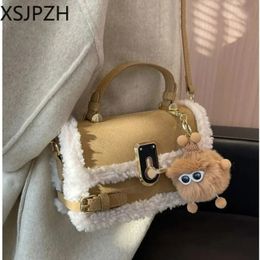 Evening Bags xsjpzh Fall Winter 2023 Lamb Wool Small Square Bag Versatile Commuting Plush Premium Carry Satchel 231115