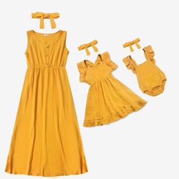 Family Matching Outfits Summer Mom And Daughter Dress Family Matching Outfits Mommy and Me Clothes with Bow Romper Women Girls Dresses Vestido 231115