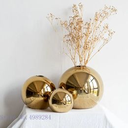 Vases Golden Ceramic Vase Round Ball Round Shape Flower Arrangement Accessories Flower Vase Wedding Decoration Golden Flower Vases 231115