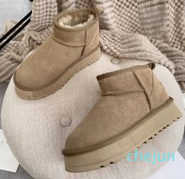 Classic Mini Platform Boot Ultra Matte Suede Fur Snow Boots Fur Wool Blend Comfort Winter Designer Girl Ankle Short Booties