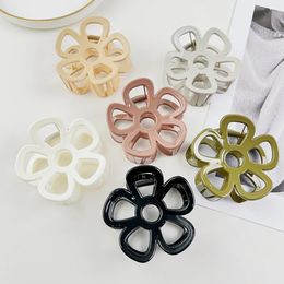Korean New Fashion 7.5cm Hollow Out Flower Hair Claws Clip For Graceful Lady Plastic Shark Clip Hair Accessories
