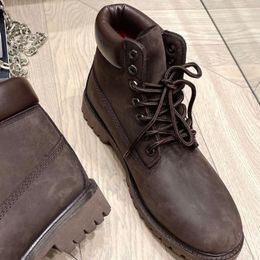 Classic high-quality material, comfortable and durable men's and women's boots