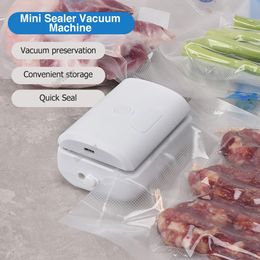 Vacuum Sealer Bags Mini Machine 2 in1 and Cutter Automatic Food for Plastic Bag Storage Snacks Dry Moist Freshness 231116