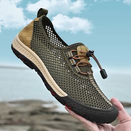 Vestido respirável tênis de verão deslize em mocassins ao ar livre Antishid Mesh Men Sapatos de caminhada à prova d'água Zapatos
