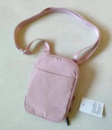 Wallets Simple Crossbody Nylon Bag 2023 Versatile Outdoor Sports Anti Splashing Vertical Zero Wallet Custom