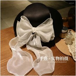 Berets Large Black Satin Wedding Hat Classic England Style Ladies Formal Fedoras Mesh Bowknot Fascinators Cocktail Banquet Headwear