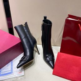 Cheap Designer Women Pointed Boots Ladies Dress Shoes Classics V Metal Buckle Elegant Sexy Winter Female Chelsea With Red Dust Bag Size High