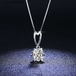 custom Factory Wholesale Classic Anniversary Gift Six-Claw lab diamond moissanite pendant necklace silver custom Round Cut