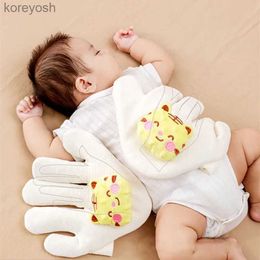 Pillows Newborn Baby Safety Pillows Cute Cotton Baby Soothing Palm Anti-Shock and Jumping Sleeping Artefact Newborn Sleeping PillowL231116