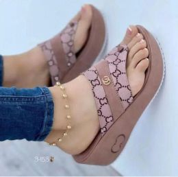 2023 Sandals Flat Slippers with Summer Outdoor Floor Slide Wedge Sandals Lady Letters Cowboy Classic Women Beach Shoes 36-43