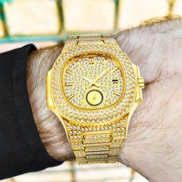 Wristwatches MISSFOX Hip Hop Wrist Watch For Men Luxury Ice Out Full Diamond Gold Watches Fashion Waterproof Automatic Date Male Clock 2023