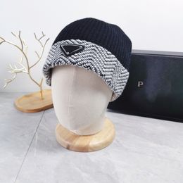 Designer Men's Knit Beanie Solid Warm Women's Winter Beanies Classics Fashion Street Hats Casual Outdoor 4 Color Hats