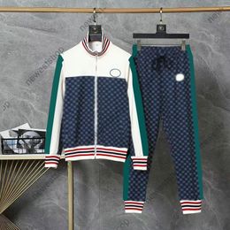 24SS designer mens tracksuits Double letter print zipper Windbreaker tracksuit luxury sport suit man sleeve with stripe sportsuit blue sport suits