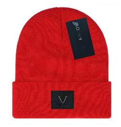 Fashion Designer hats Brand Italy Hat V Beanies Men's and women's beanie fall/winter thermal knit hat ski brand bonnet plaid Skull Hat Luxury warm cap B13