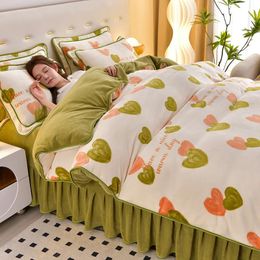Bedding sets Thick skinfriendly warm flannel fourpiece printed milk fleece bed skirt set 231115